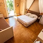 La Gobiniere Bed & Breakfast *