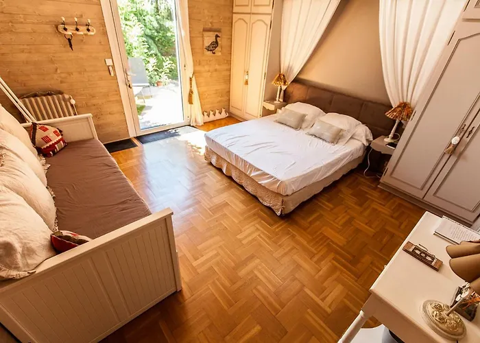 La Gobiniere Bed and Breakfast *